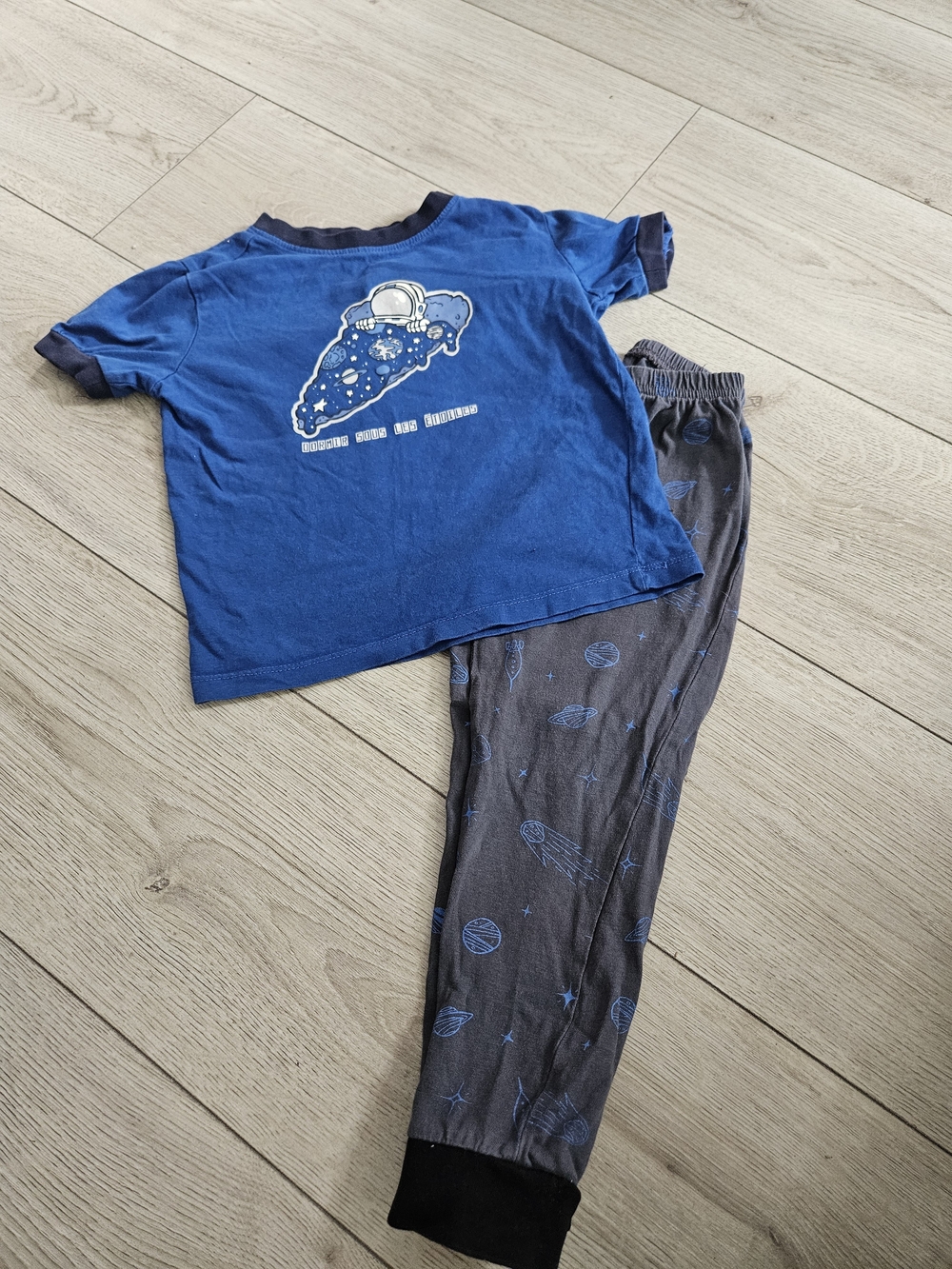 Tag Boys Space Pizza Pyjama Set 2-Piece Astronaut Graphic Tee & Pants Size 4 🍕